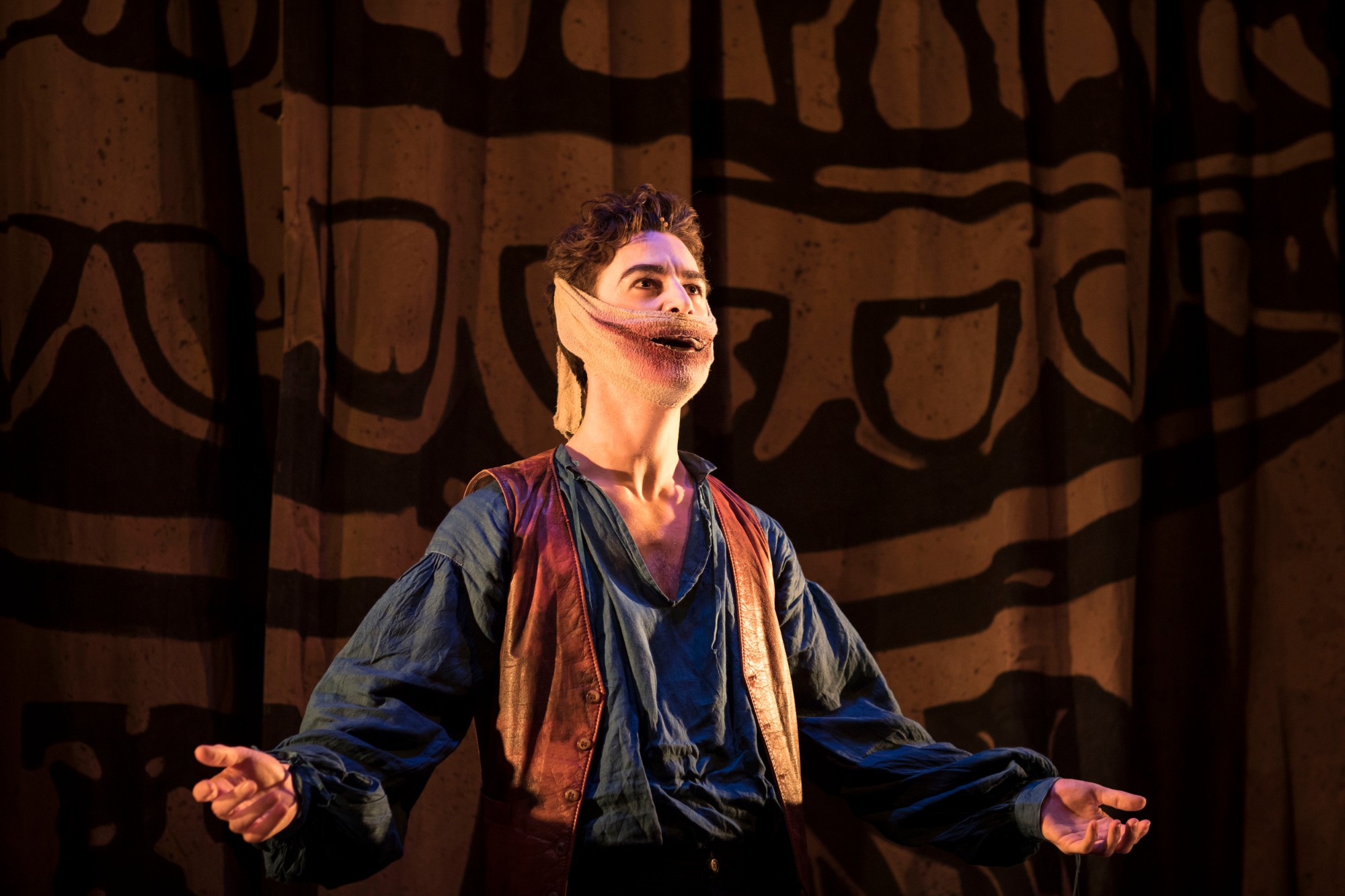 Critics are raving about ... The Grinning Man | Blog | Stage Faves