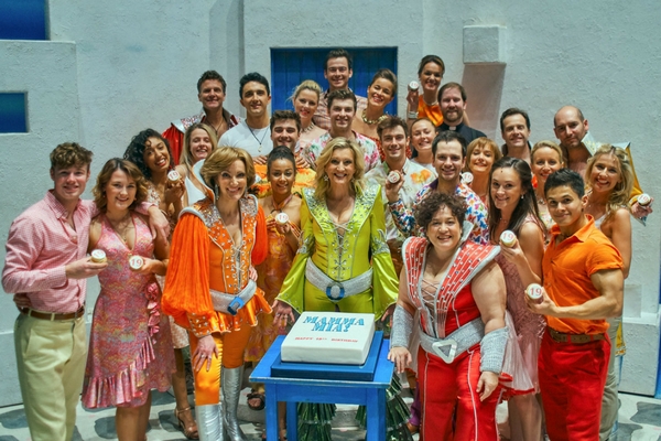 here-we-go-again-mamma-mia-celebrates-19th-birthday-with-news-of-fresh-cast-extended-booking