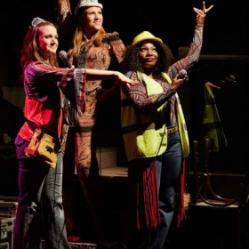 Kristen Gaetz, Rosanna Hyland and Landi Oshinowo in I'm Getting My Act Together. © Richard Lakos