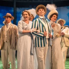Emma Williams, Charlie Stemp & the cast of Half a Sixpence. © Manuel Harlan