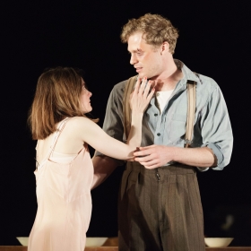 Shirley Henderson & Sam Reid in Girl From the North Country. © Manuel Harlan