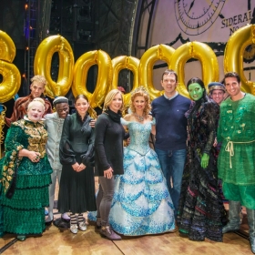 Wicked's 8000th theatregoer: Louise & David McCarter meet the cast after the show on 9 February 2017