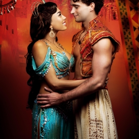 Jade Ewan & Matthew Croke in Aladdin. © Disney