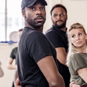Rehearsals for CURTAINS, 2019. © Richard Davenport