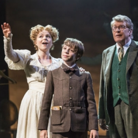 Gemma Sutton, William Thompson and Michael Crawford in The Go-Between. © Johan Persson