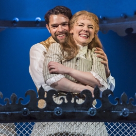 Chris Peluso and Gina Beck in Show Boat. © Johan Persson