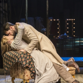 Gina Beck and Chris Peluso in Show Boat. © Johan Persson